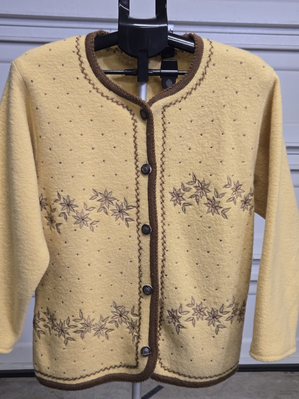 Vtg Eagle Eyes Yellow Floral Trim Button-Front Sweater Cardigan 100% Wool XL
